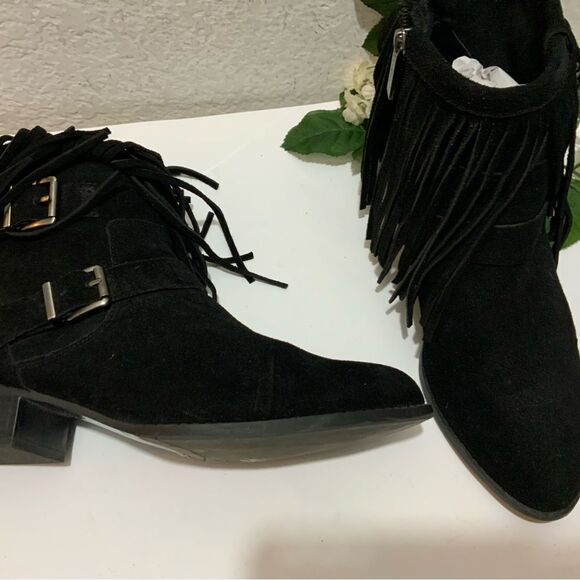 BCBG Capricorn Leather Fringed Bootie, Size  9/ 39 - Picture 10 of 13